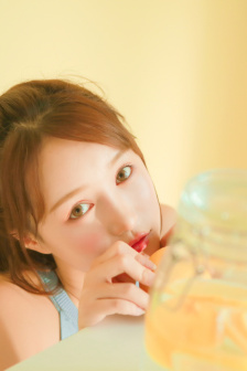 《室友的妻子》免费观看